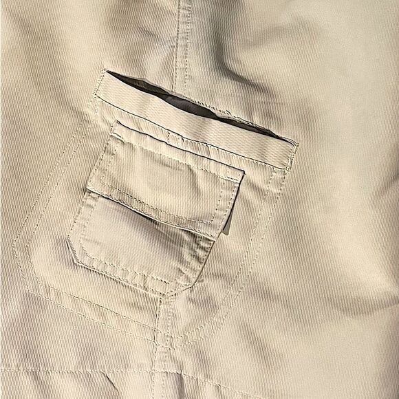 Youth, J. Khaki, Multi-Pocket, Quick-Dry, Performance Chino Shorts. Size Large. - Picture 8 of 11